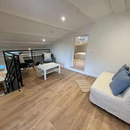 Ferienwohnung Duplex Sous Les Toits Riez Exterior foto