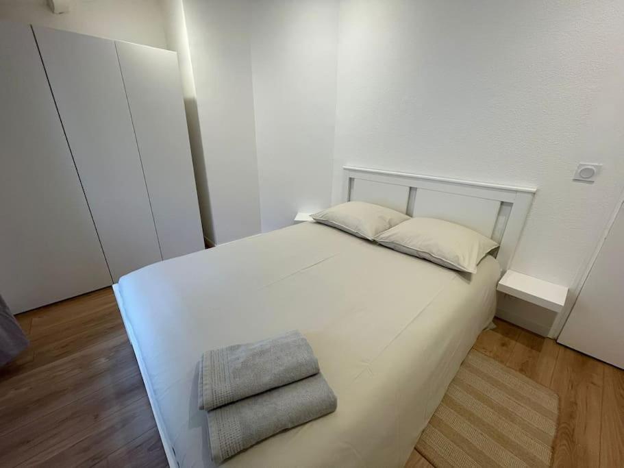 Ferienwohnung Duplex Sous Les Toits Riez Exterior foto