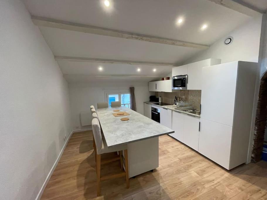 Ferienwohnung Duplex Sous Les Toits Riez Exterior foto