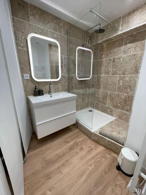 Ferienwohnung Duplex Sous Les Toits Riez Exterior foto
