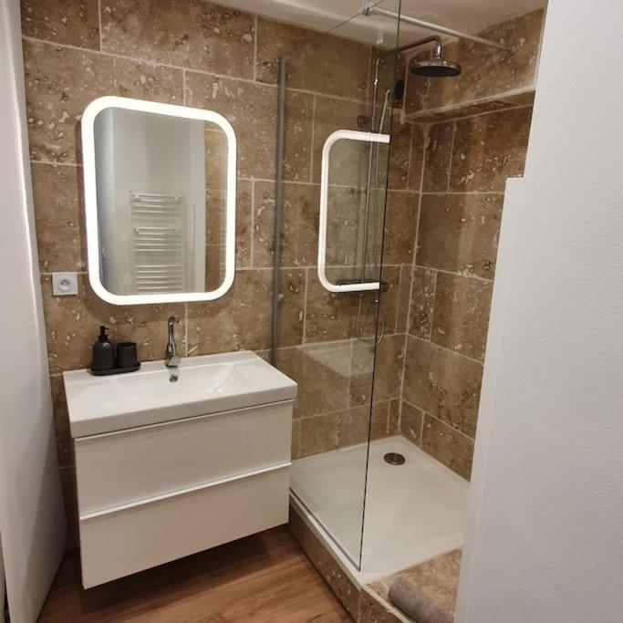 Ferienwohnung Duplex Sous Les Toits Riez Exterior foto
